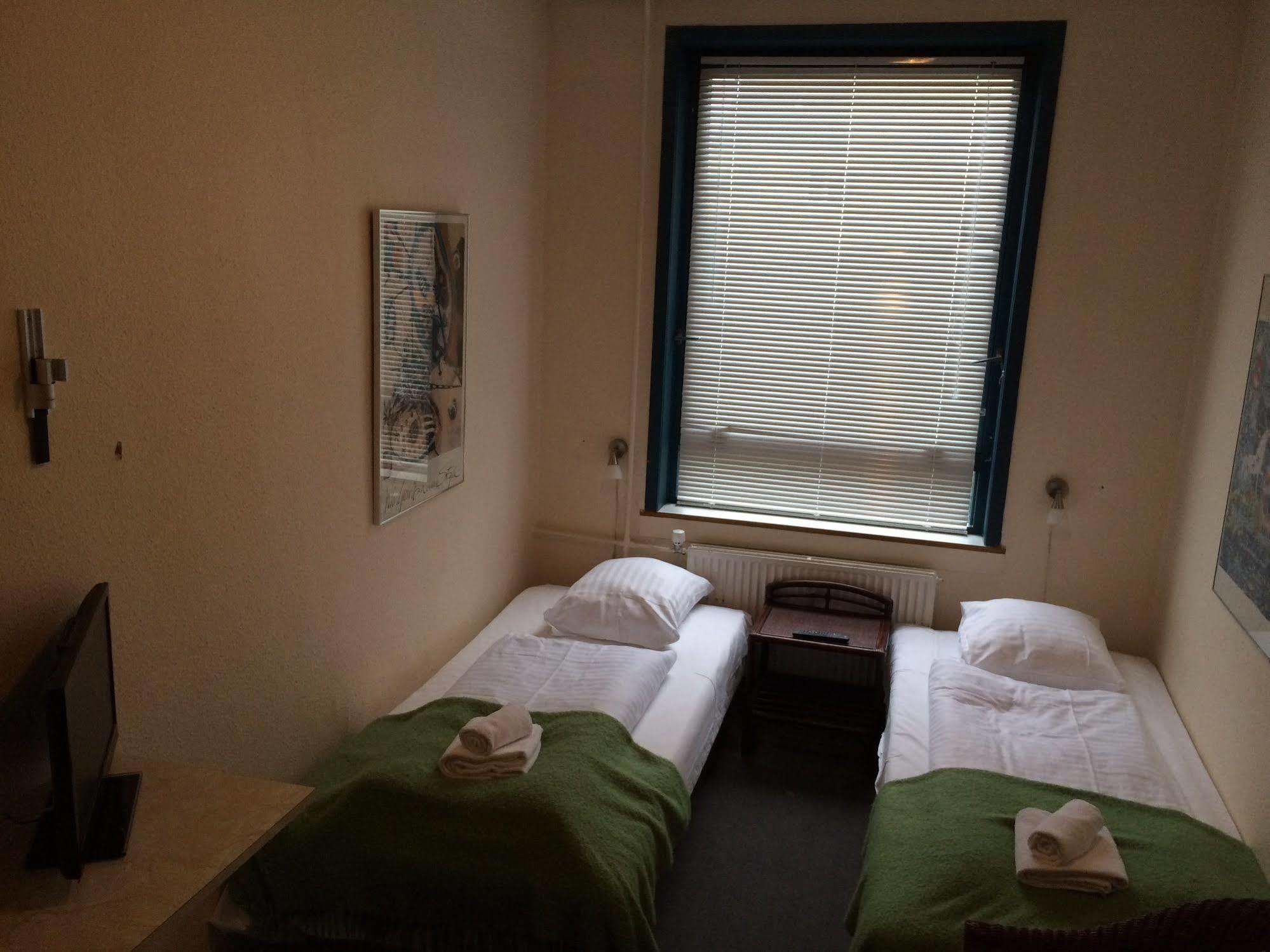 Annex Bed & Breakfast เฟรเดริกส์ฮัฟน์ ภายนอก รูปภาพ