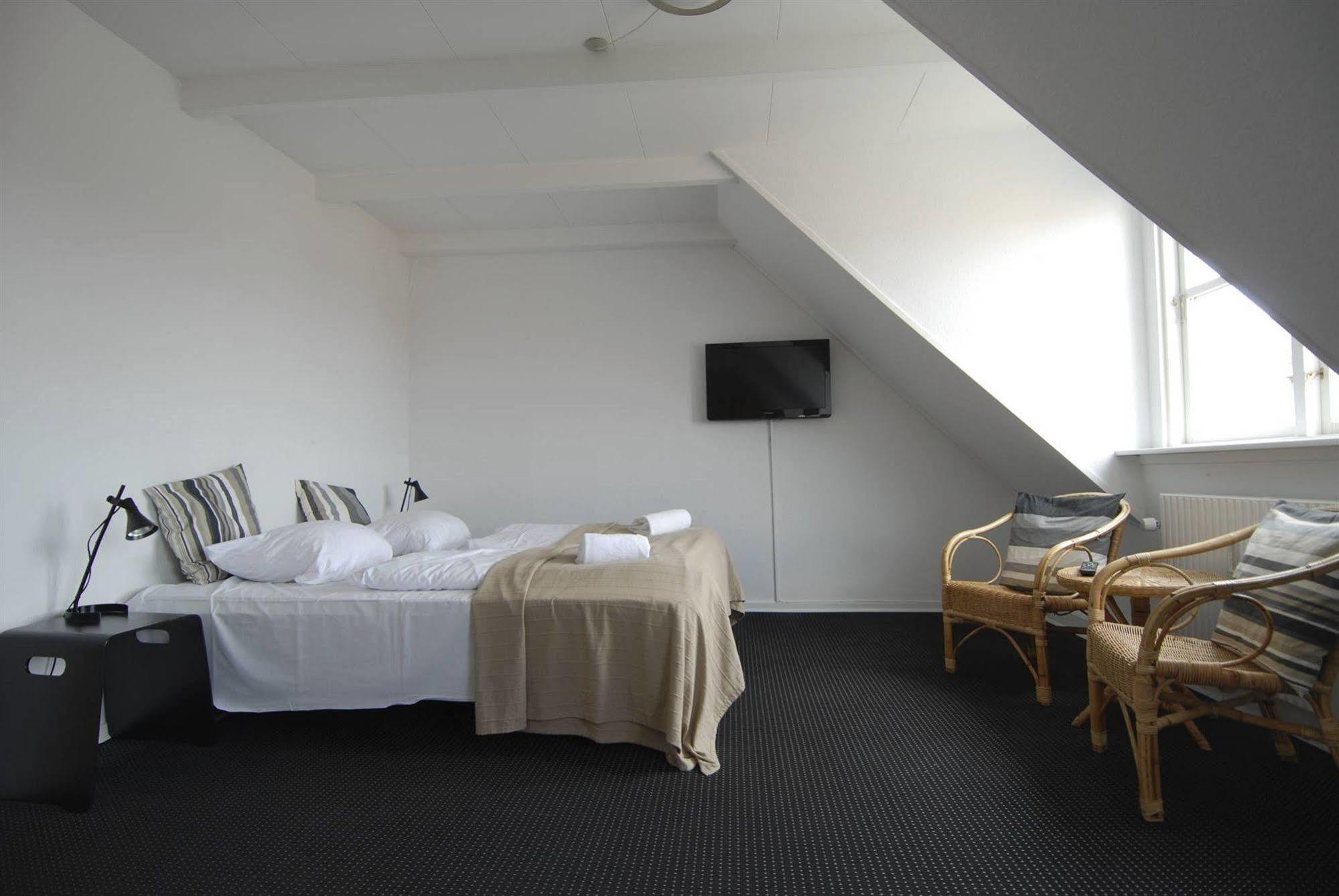 Annex Bed & Breakfast เฟรเดริกส์ฮัฟน์ ภายนอก รูปภาพ